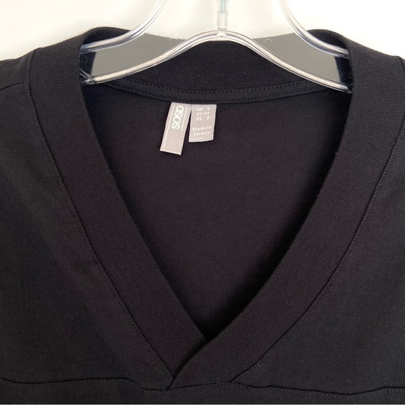 ASOS Black Boxy Raw Hem Crop Top w/ V-Neck - Picture 4 of 5